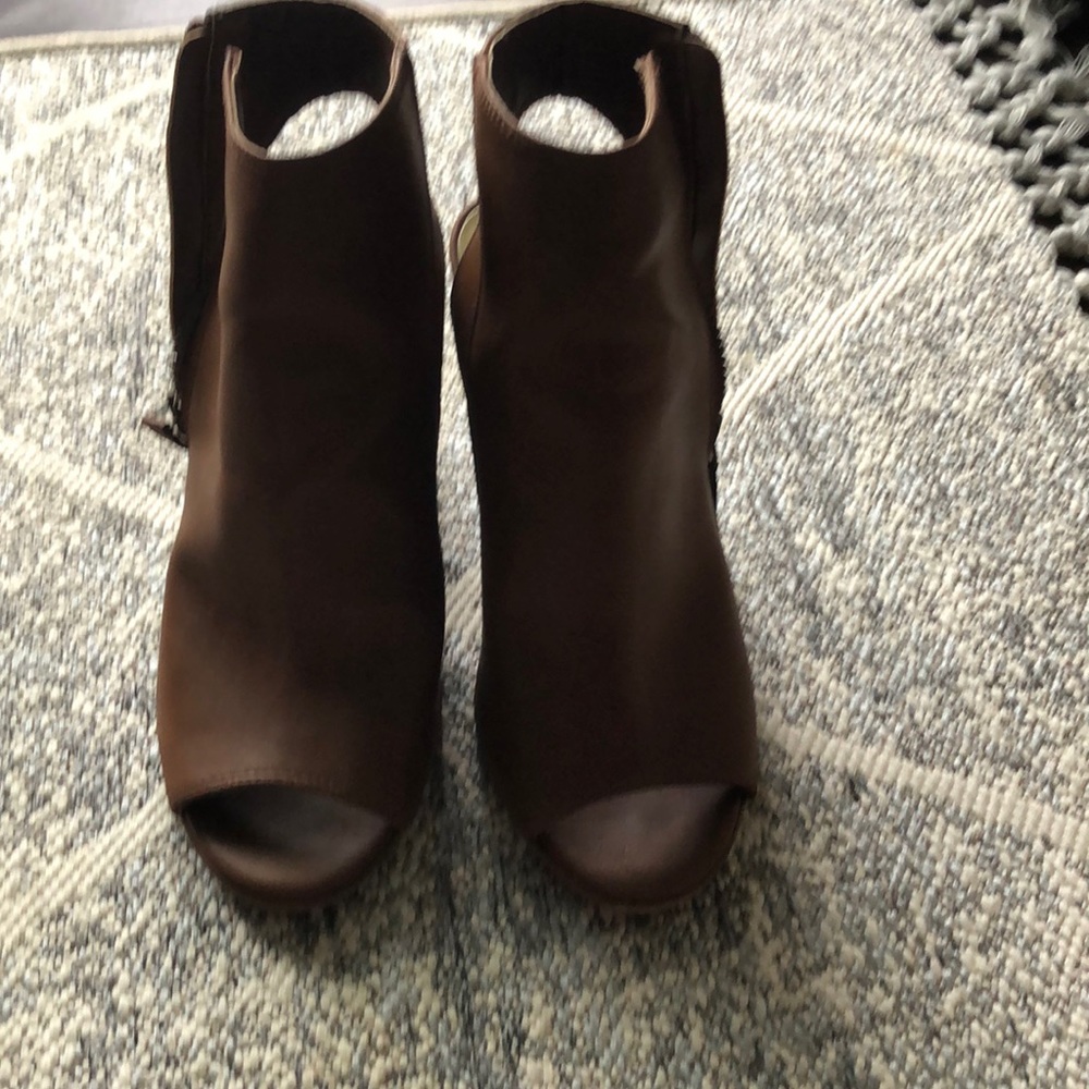 Brown leather like madden girl heeled shoes